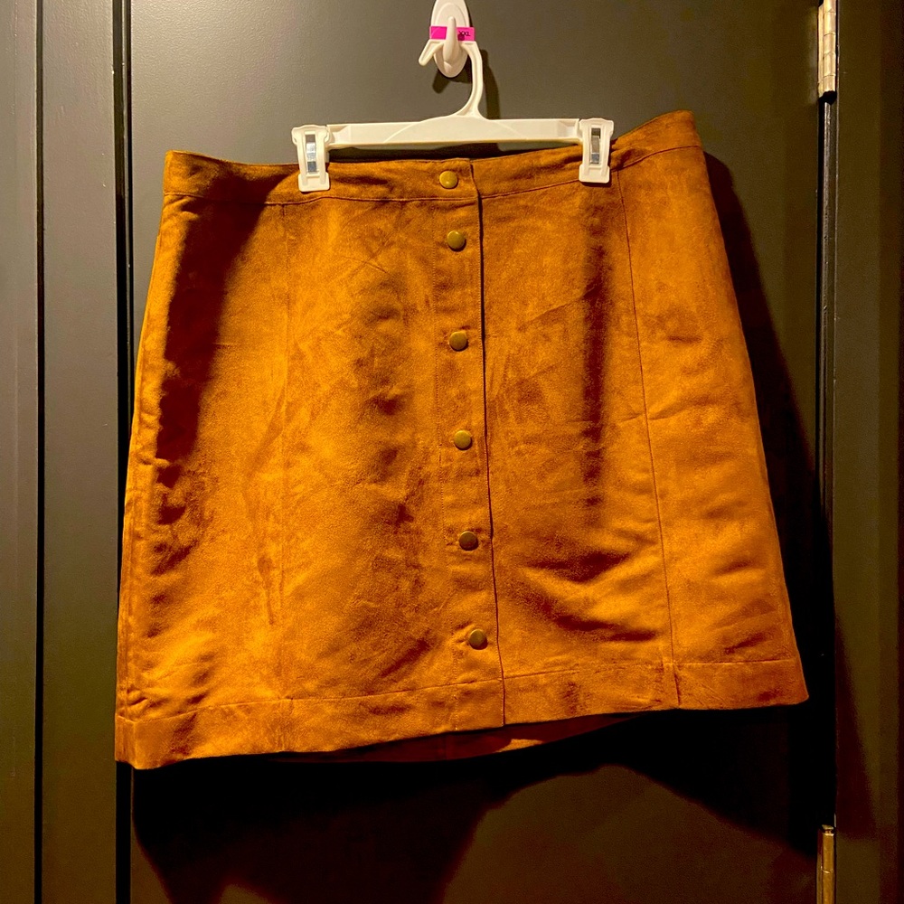 Warm brown plus size miniskirt with gold buttons